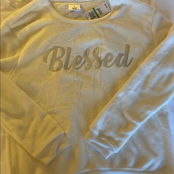 Plush white pullover top soft - Picture 3 of 8